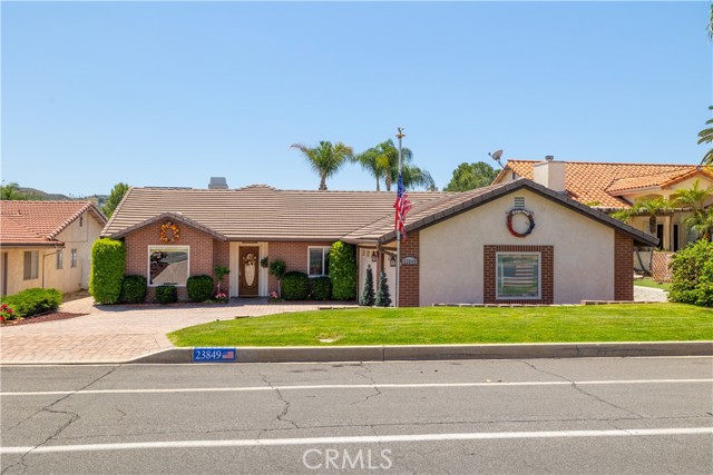 23849 Canyon Lake N Drive, Canyon Lake CA: https://media.crmls.org/medias/a907bfa2-1168-4cb6-9cad-1797ec82482d.jpg
