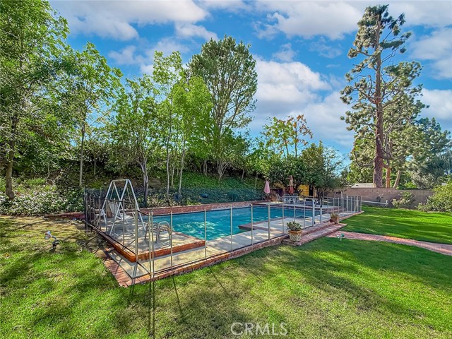 Image 53 of 60 For 17424 Superior