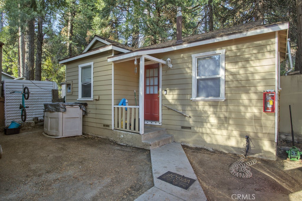 618 Wildrose Lane, Crestline, CA 92325