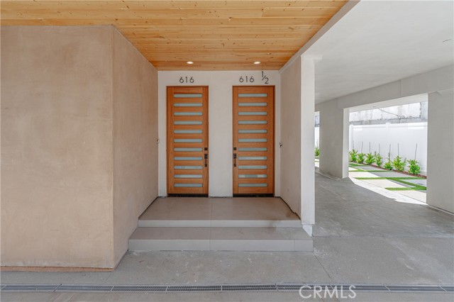 Detail Gallery Image 5 of 61 For 616 N Rampart Bld, Silver Lake Los Angeles,  CA 90026 - 4 Beds | 3/1 Baths