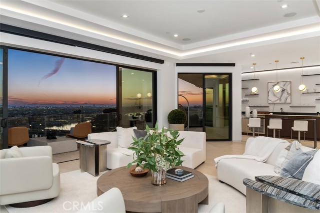 Detail Gallery Image 45 of 58 For 1207 Dolphin Ter, Corona Del Mar,  CA 92625 - 6 Beds | 6/2 Baths