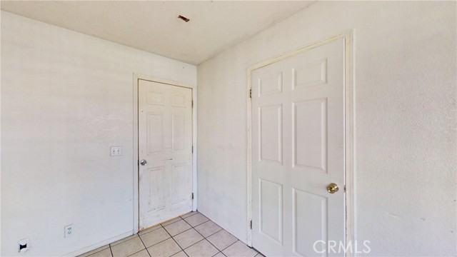 Detail Gallery Image 14 of 27 For 426 W 81st St, Los Angeles,  CA 90003 - 4 Beds | 2 Baths