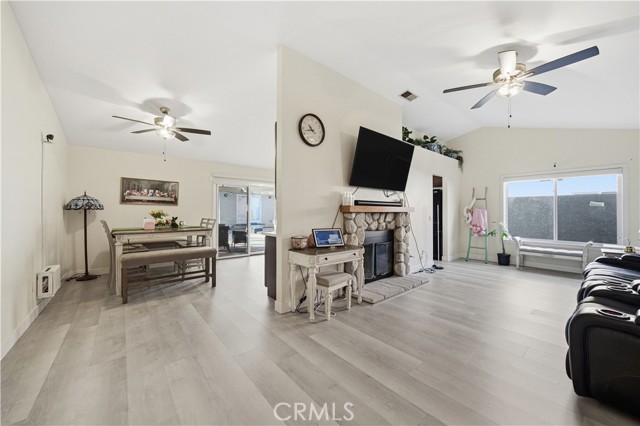 29739 Berea, Menifee CA: https://media.crmls.org/medias/a908aa8d-f561-453e-8363-999da9cc6a31.jpg