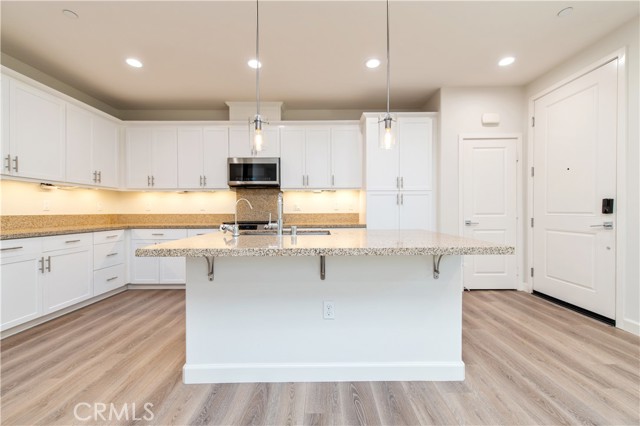 Detail Gallery Image 7 of 41 For 906 El Paseo, Lake Forest,  CA 92610 - 3 Beds | 2/1 Baths