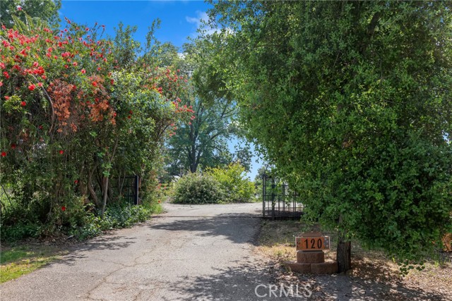 120 Franklin Avenue, Redlands CA: https://media.crmls.org/medias/a9092a6d-ee7e-4d99-b0e9-d28162bfdd47.jpg
