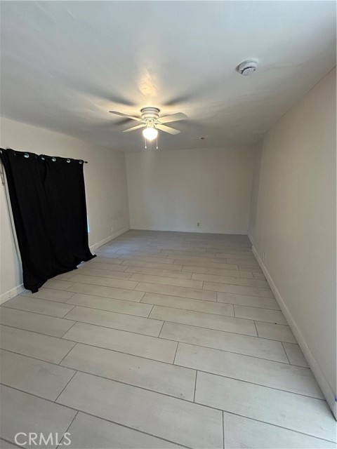 Detail Gallery Image 2 of 9 For 9775 Poplar Ave, Fontana,  CA 92335 - 4 Beds | 2 Baths