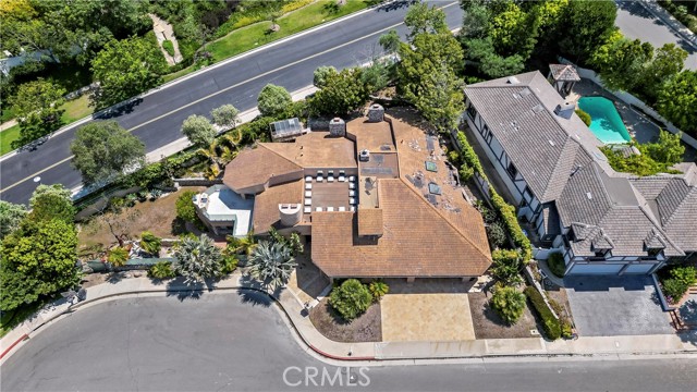 24 Narbonne, Newport Beach CA: https://media.crmls.org/medias/a9098258-0877-487a-9412-4c7d17670863.jpg