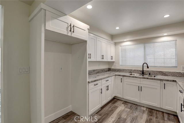 402 E Glendale Drive, Orange CA: https://media.crmls.org/medias/a909886b-4e5d-4ef5-aa89-db4c8f0d5dca.jpg