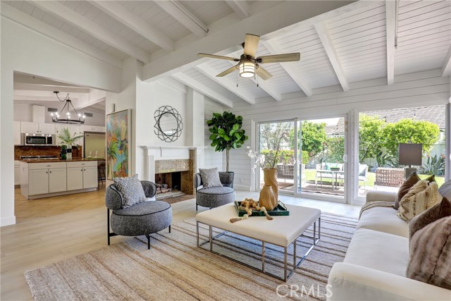 Detail Gallery Image 7 of 48 For 1112 Westcliff Dr, Newport Beach,  CA 92660 - 4 Beds | 4 Baths
