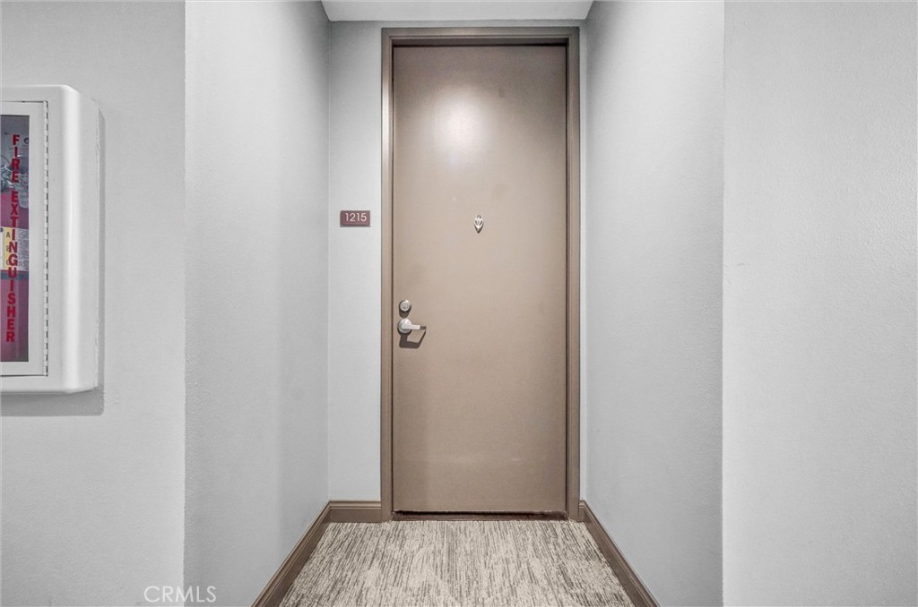 https://media.crmls.org/medias/a90acdee-d385-4866-b7e6-c55d2235e5e8.jpg?preset=X-Large