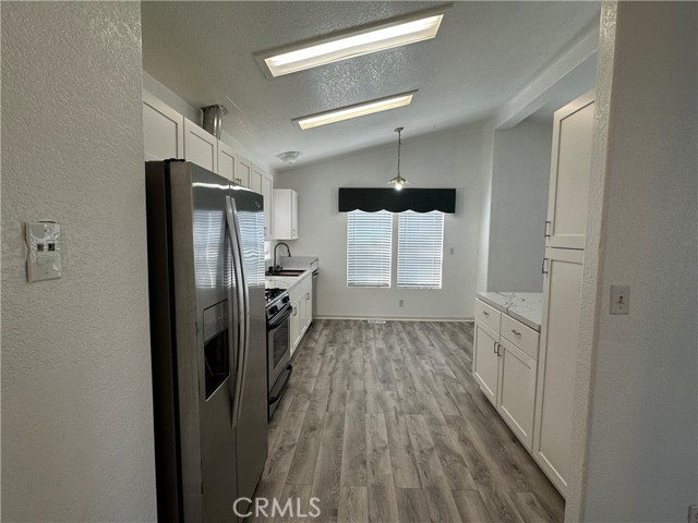 Detail Gallery Image 8 of 42 For 4901 Green River #319,  Corona,  CA 92878 - 3 Beds | 2 Baths