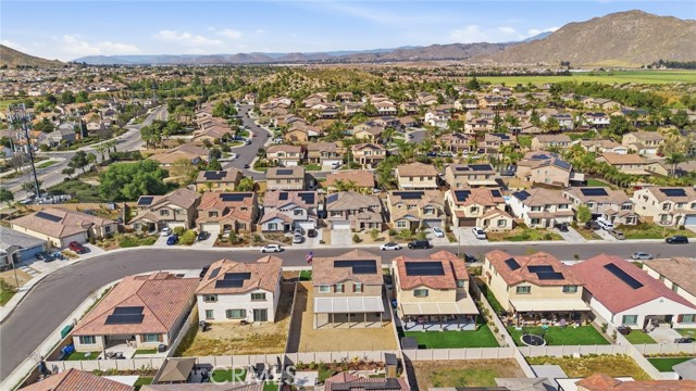 Detail Gallery Image 11 of 72 For 29565 Tulipwood, Menifee,  CA 92584 - 4 Beds | 2/1 Baths