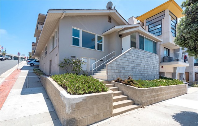 1320 Manhattan Avenue, Manhattan Beach, California 90266, ,Residential Income,Sold,Manhattan,SB22155270