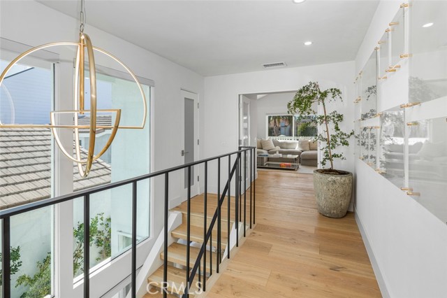 21875 Huron Lane, Lake Forest CA: https://media.crmls.org/medias/a90d4edd-bf48-42ce-b10b-53bea49ec983.jpg