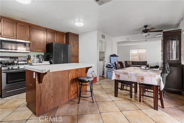 Detail Gallery Image 7 of 30 For 260 Mahogany, San Jacinto,  CA 92582 - 4 Beds | 2/1 Baths