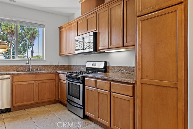 Detail Gallery Image 8 of 27 For 185 Brisco Rd #E,  Arroyo Grande,  CA 93420 - 3 Beds | 2/1 Baths