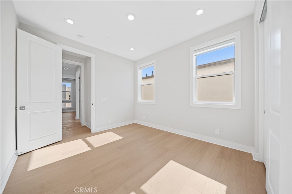 MLS #OC25239001 image #44