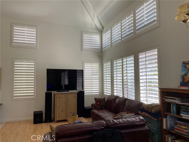 Detail Gallery Image 6 of 23 For 29 Del Cambrea, Irvine,  CA 92606 - 3 Beds | 2/1 Baths