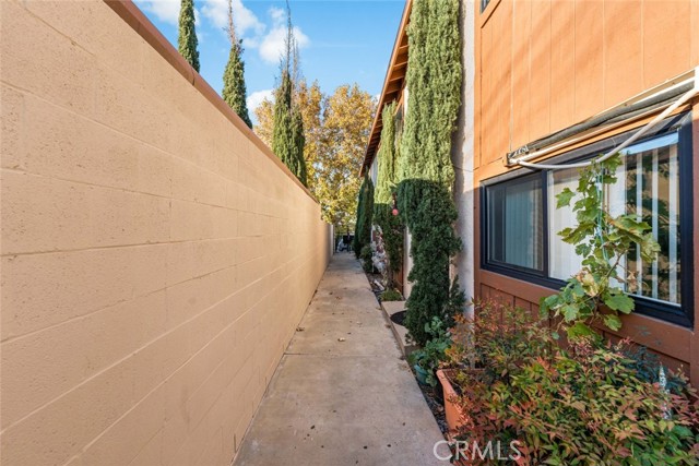 Detail Gallery Image 3 of 27 For 324 E Avenue Q7, Palmdale,  CA 93550 - 2 Beds | 2 Baths