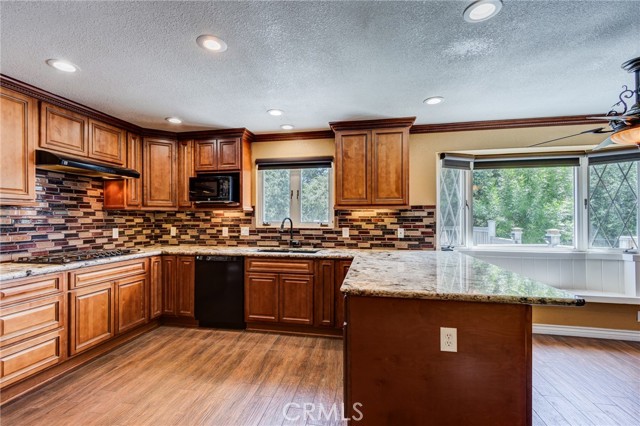 Detail Gallery Image 14 of 46 For 37095 Oak View Rd, Yucaipa,  CA 92399 - 4 Beds | 2/2 Baths