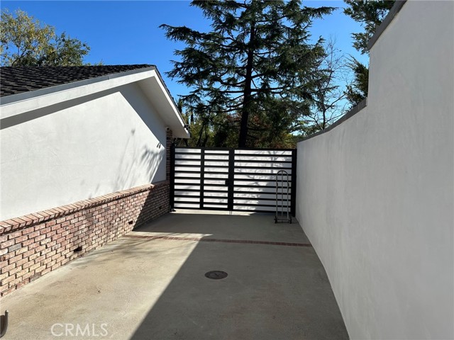 Detail Gallery Image 27 of 36 For 10836 Burland Ave, Tujunga,  CA 91042 - 3 Beds | 2 Baths