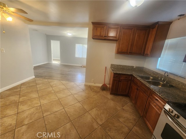 Detail Gallery Image 11 of 38 For 7910 Nagle, North Hollywood,  CA 91605 - 3 Beds | 1 Baths