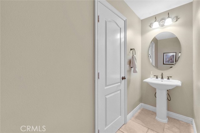 Detail Gallery Image 23 of 45 For 3328 S Crawford, Santa Ana,  CA 92704 - 5 Beds | 4/1 Baths