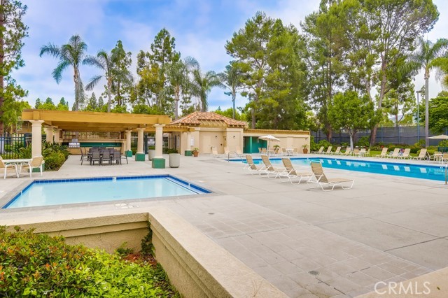 253 Gallery Way, Tustin CA: https://media.crmls.org/medias/a910492d-2c12-4c13-8874-afc2a12f74cb.jpg