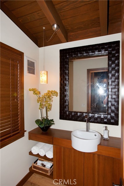 Detail Gallery Image 7 of 15 For 278 Cypress Dr, Laguna Beach,  CA 92651 - 3 Beds | 3/1 Baths