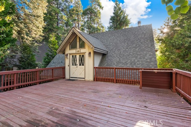 Detail Gallery Image 1 of 36 For 338 Mittry Ln, Lake Arrowhead,  CA 92352 - 3 Beds | 2 Baths