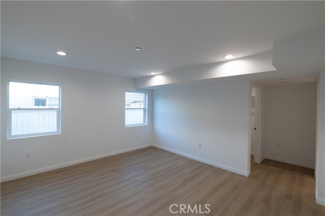 Detail Gallery Image 5 of 12 For 1202 E 3rd St, Santa Ana,  CA 92703 - 2 Beds | 2/1 Baths