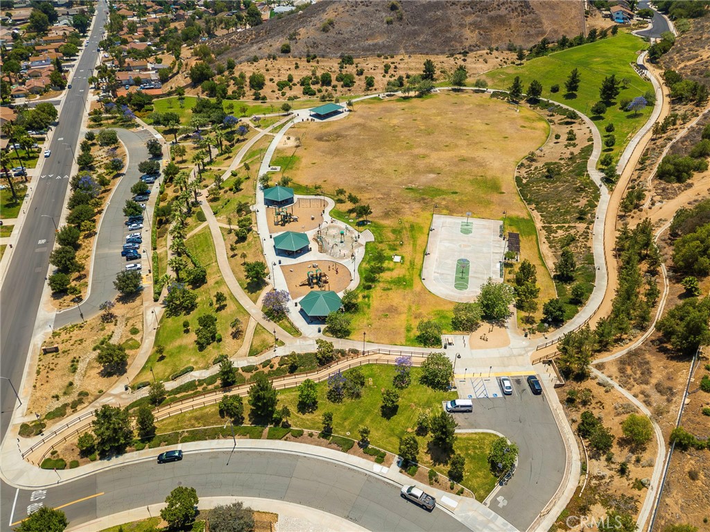 https://media.crmls.org/medias/a913fce6-af46-4065-b2d9-4d3ca0ed4914.jpg?preset=X-Large