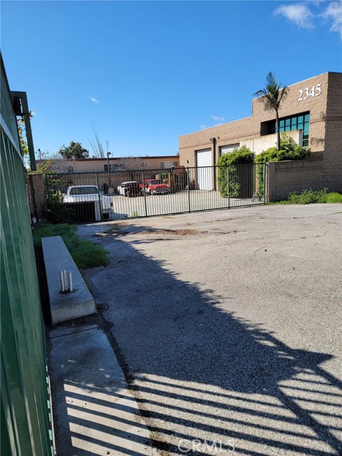 2351 Walnut Avenue, Signal Hill, California 90755, ,Commercial Lease,For Rent,2351 Walnut Avenue,CROC25065863