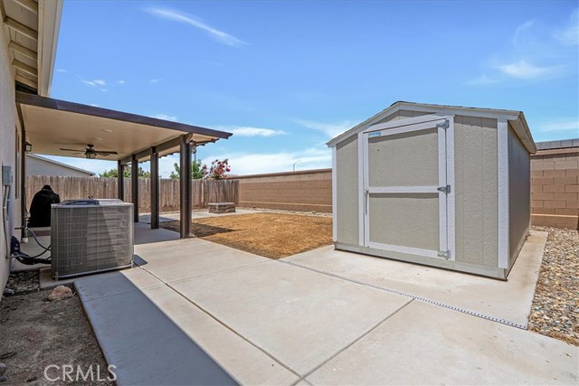 2454 W Mallard Lane, Hanford CA: https://media.crmls.org/medias/a91552f3-929d-4034-9219-c49c1c0e1511.jpg