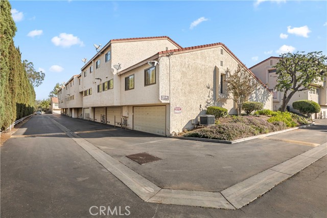Detail Gallery Image 52 of 52 For 18146 Oxnard #48,  Tarzana,  CA 91356 - 3 Beds | 2/1 Baths
