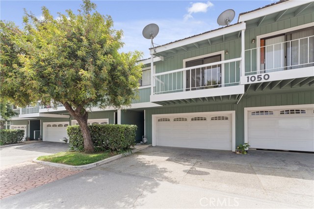 Detail Gallery Image 1 of 19 For 1050 Walnut Grove Ave #C,  Rosemead,  CA 91770 - 3 Beds | 2 Baths