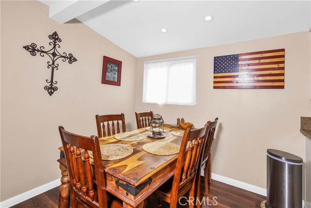 Detail Gallery Image 15 of 21 For 815 E Magnolia, Burbank,  CA 91501 - 4 Beds | 2 Baths