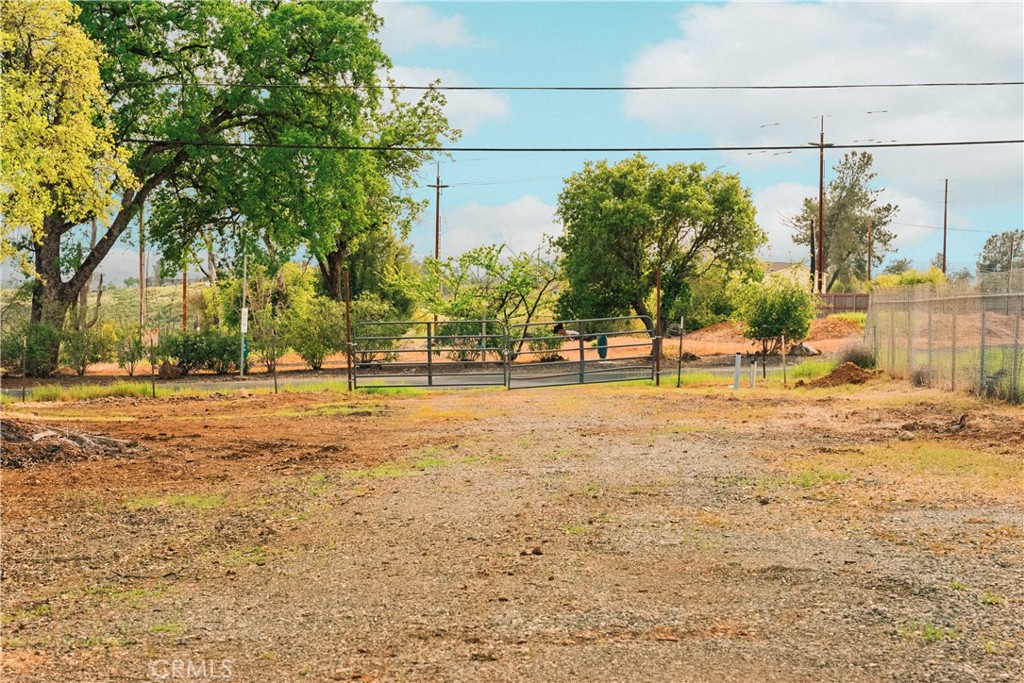 https://media.crmls.org/medias/a917c2aa-f4c6-40e9-8a9c-cb57884bd0a1.jpg?preset=X-Large