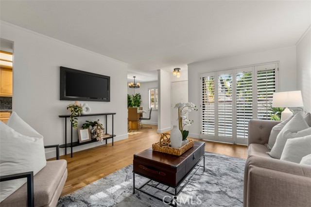922 N Redding Way, Upland CA: https://media.crmls.org/medias/a917e266-ab51-47b1-a350-86bb49a6b249.jpg