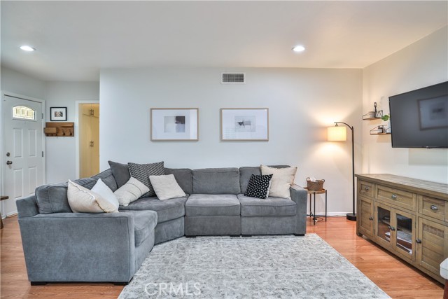 Detail Gallery Image 6 of 49 For 8247 Jadeite Ave, Rancho Cucamonga,  CA 91730 - 3 Beds | 1/1 Baths