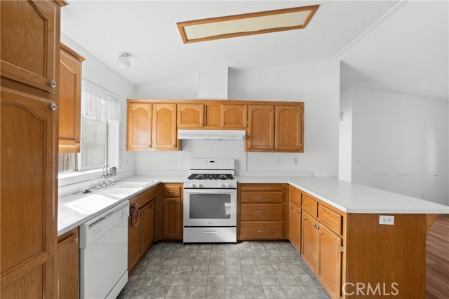 Detail Gallery Image 13 of 31 For 906 Vista Del Sol, Santa Maria,  CA 93458 - 2 Beds | 2 Baths