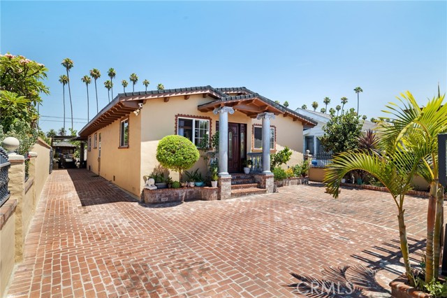 1729 W 51st Place, Los Angeles CA: https://media.crmls.org/medias/a91945f4-b4c1-48e7-a416-9d9c5f0ff675.jpg