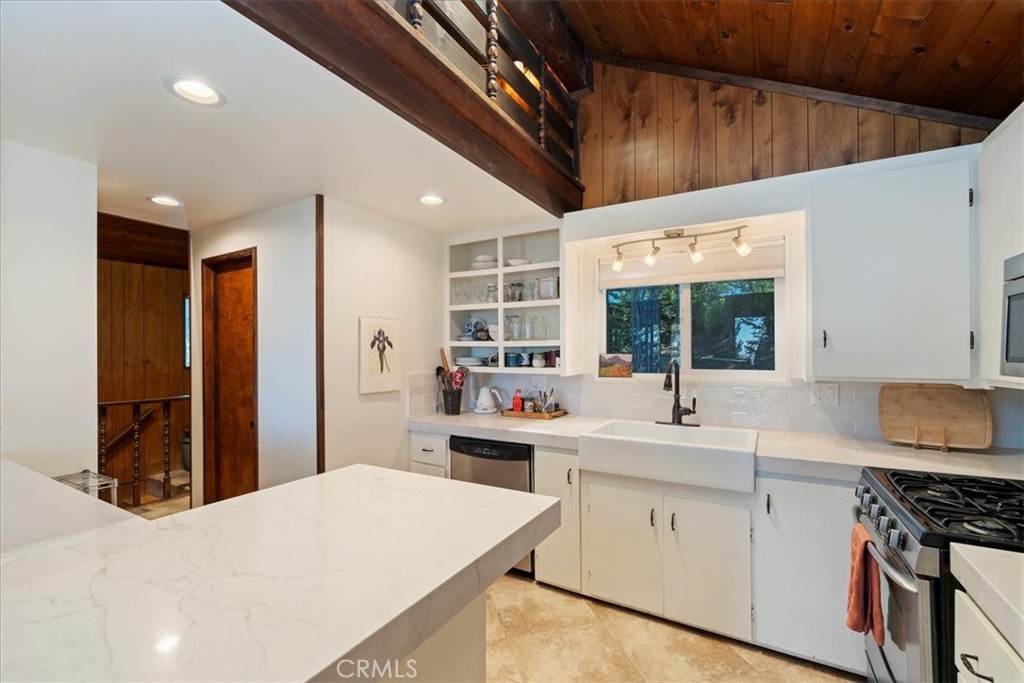 MLS #OC25041566 img 6