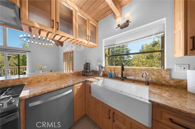 26220 Circle, Lake Arrowhead, CA 92391