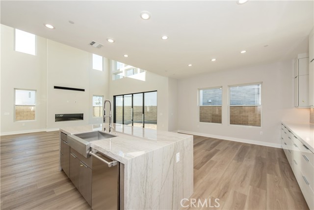 Detail Gallery Image 7 of 40 For 209 Mask, Irvine,  CA 92618 - 5 Beds | 5 Baths