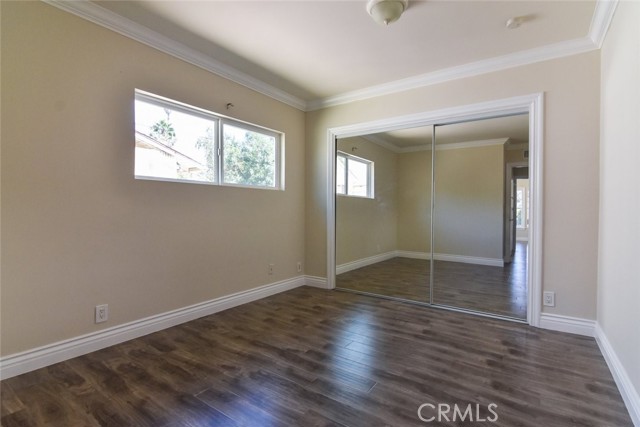 Detail Gallery Image 12 of 22 For 6906 Mclennan Ave, Lake Balboa,  CA 91406 - 3 Beds | 3 Baths