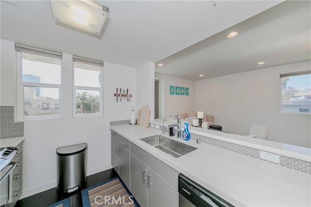 Detail Gallery Image 5 of 39 For 436 S Virgil Ave #403,  Los Angeles,  CA 90020 - 2 Beds | 2 Baths