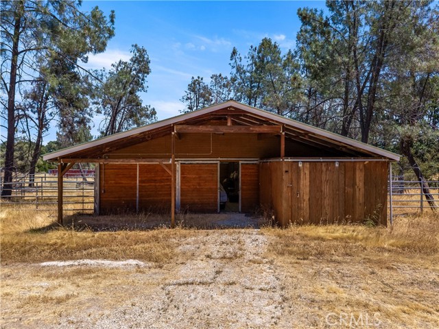 7235 Highland Springs Road, Lakeport CA: https://media.crmls.org/medias/a91d751a-66df-4cde-ad44-6e9a2dc809eb.jpg