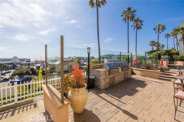 Detail Gallery Image 24 of 38 For 640 the Village #216,  Redondo Beach,  CA 90277 - 2 Beds | 2 Baths