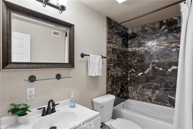 Detail Gallery Image 18 of 28 For 2095 Morley St, Simi Valley,  CA 93065 - 4 Beds | 2/1 Baths